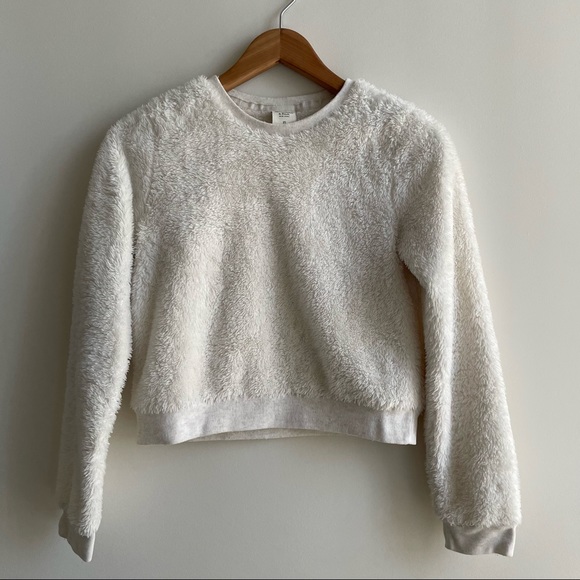 Abercrombie Fitch cropped white fuzzy sweater - Picture 3 of 5